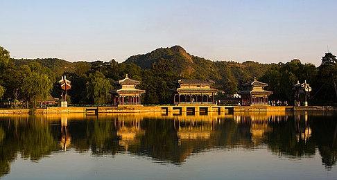 传闻：《光环：无限》将推出巴斯光年皮肤疣猪轻型战车